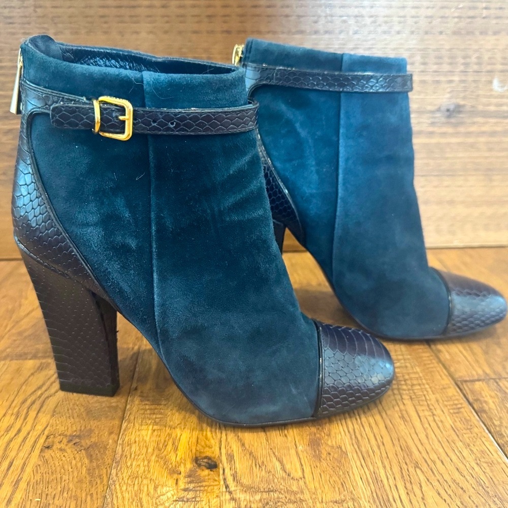 Tory Burch Gracie Suede Navy Ankle‎ Boots Embossed Alligator Leather Size 7.5